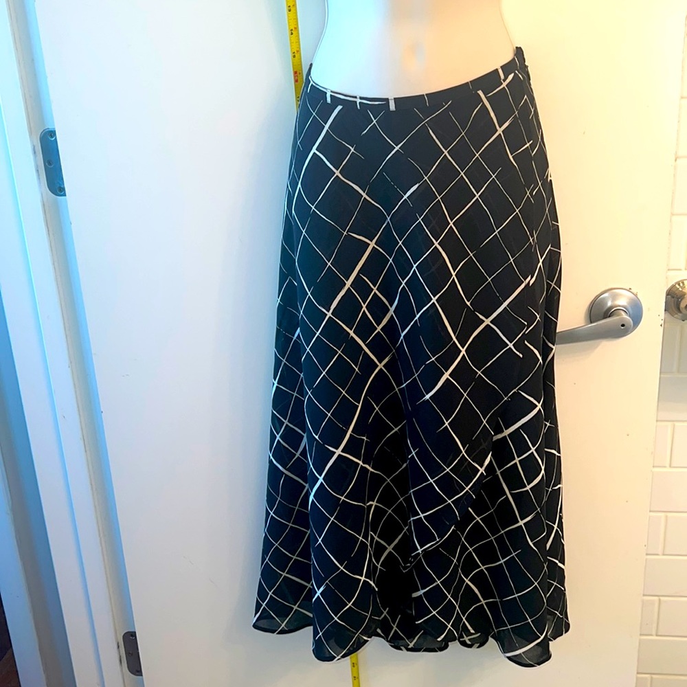 Size 10 geometric midi skirt
